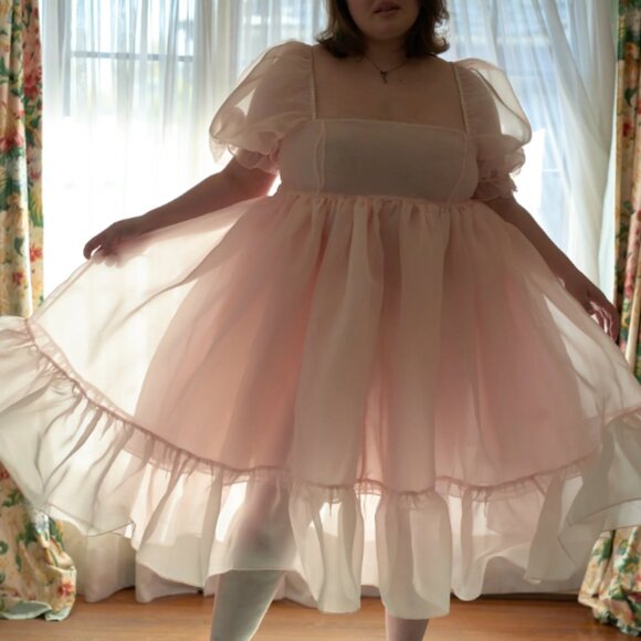 The Peach Skin French Puff - Selkie Dress - Picture 2 of 3